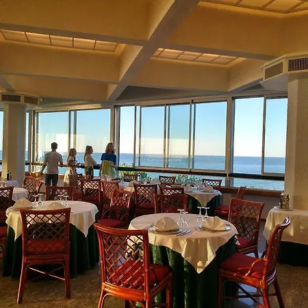 Capo Est 4* Gabicce Mare