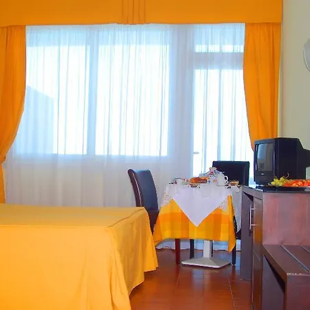 Hotel Capo Est 4*