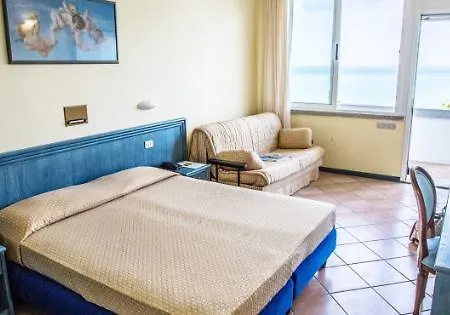 Hotel Capo Est Gabicce Mare