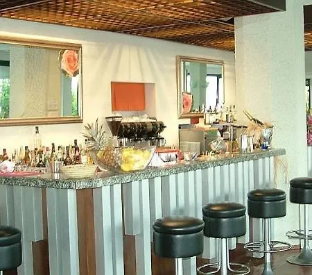 Hotel Capo Est 4*