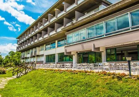 Capo Est Hotel 4*